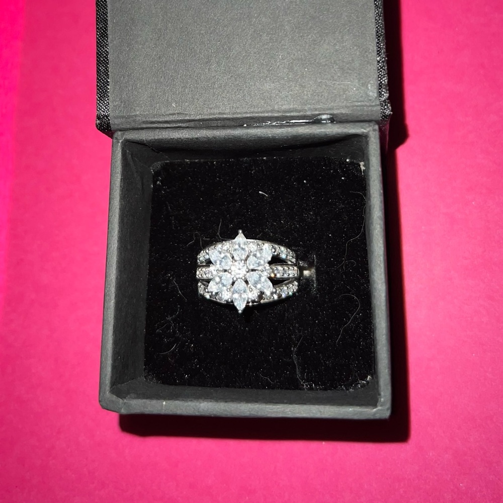Snowflake Clusters Sterling Silver Ring and Pendant - Picture 2 of 4